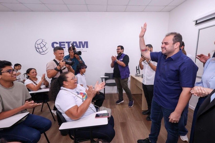 Roberto Cidade entrega nova escola do Cetam na Compensa com mais de 300 vagas