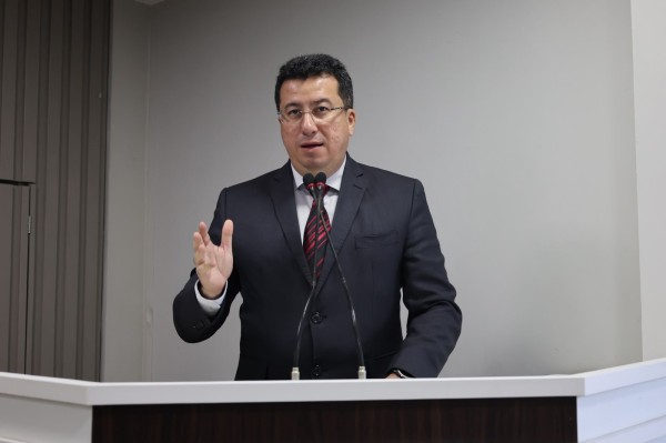 Parintins terá educação financeira nas escolas após projeto de Fábio Cardoso virar lei