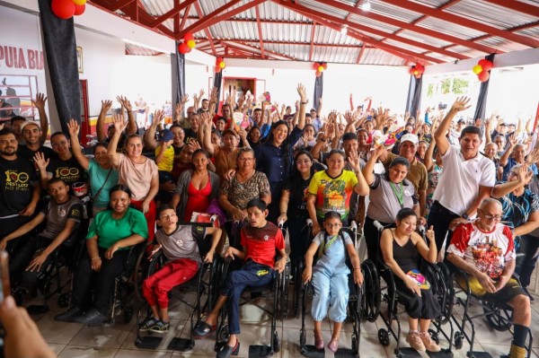 Mayra Dias destina recursos e assegura cadeiras de rodas para usuários da Pestalozzi em Nova Olinda do Norte