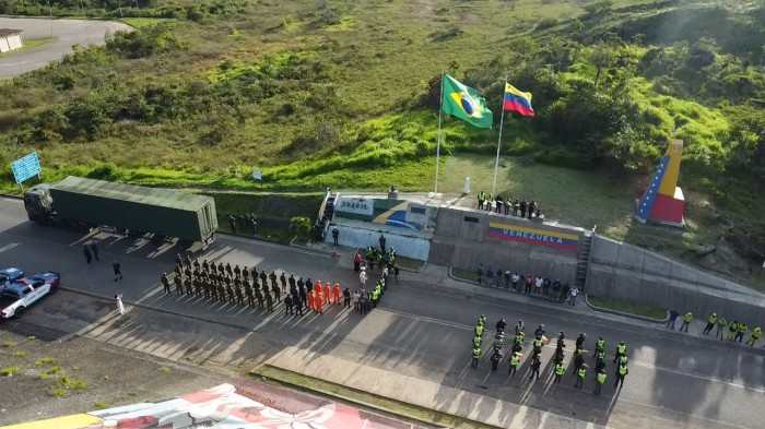 Prefeitura de Manaus leva ajuda humanitária à Venezuela e inicia entrega de donativos