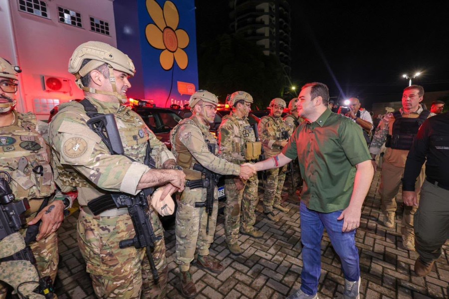 Roberto Cidade regulamenta abono-fardamento com reajuste de 14,7% para militares do Amazonas