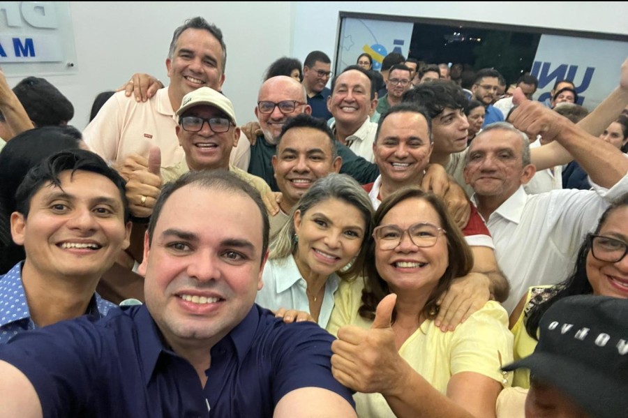 Maioria dos vereadores de Parintins prestigia lançamento da pré-candidatura de Roberto Cidade ao Governo