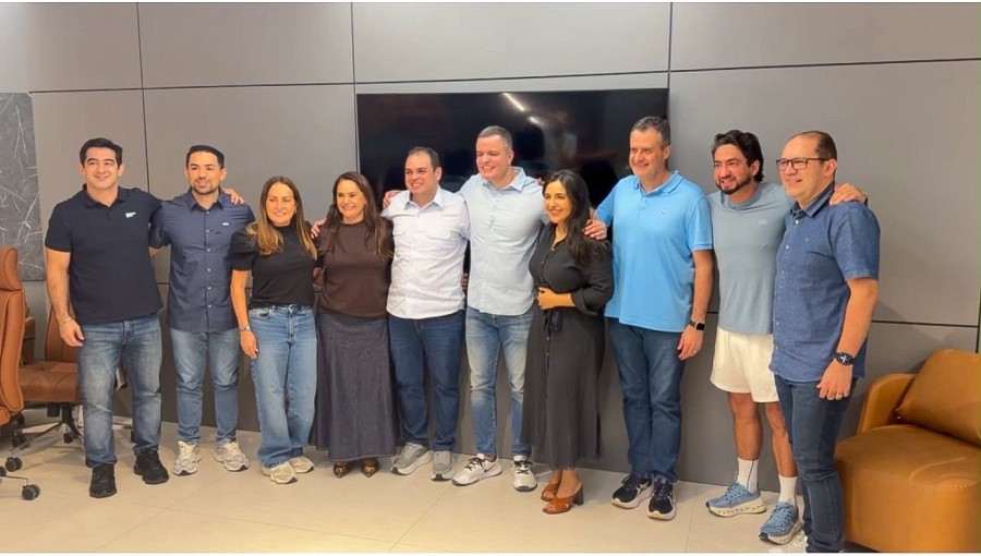 Roberto Cidade reúne bancada da CMM em ato de pré-campanha ao Governo do Amazonas
