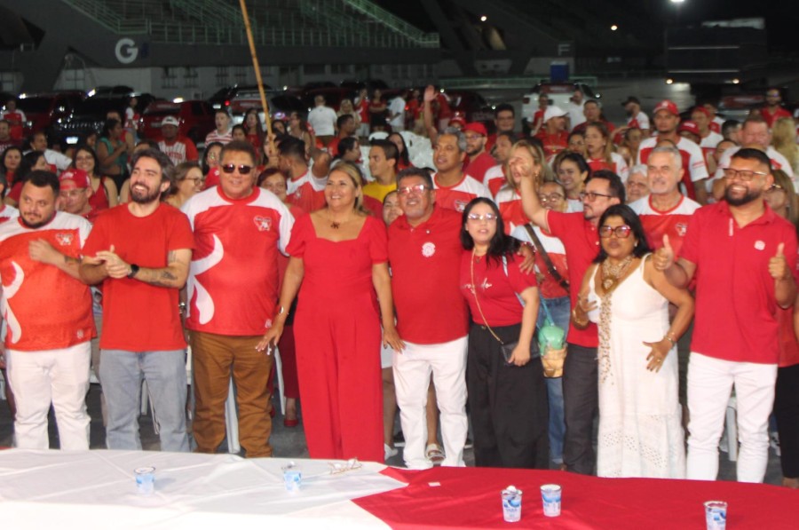 Em Manaus, Marialvo Brandão recebe apoio de itens e sócios do Garantido
