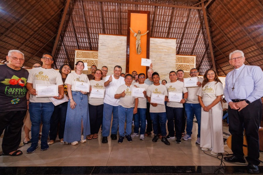 Eduardo Braga participa dos 25 anos da Fazenda da Esperança e destaca recuperação de dependentes químicos
