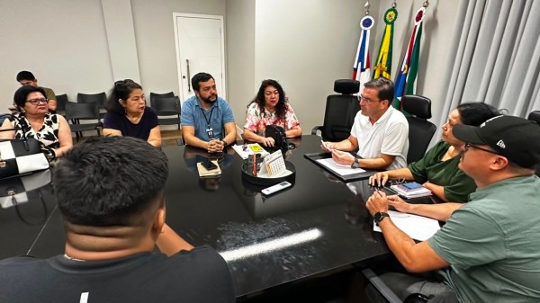 Parintins retoma regularização fundiária com entrega de 57 autorizações de uso sustentável