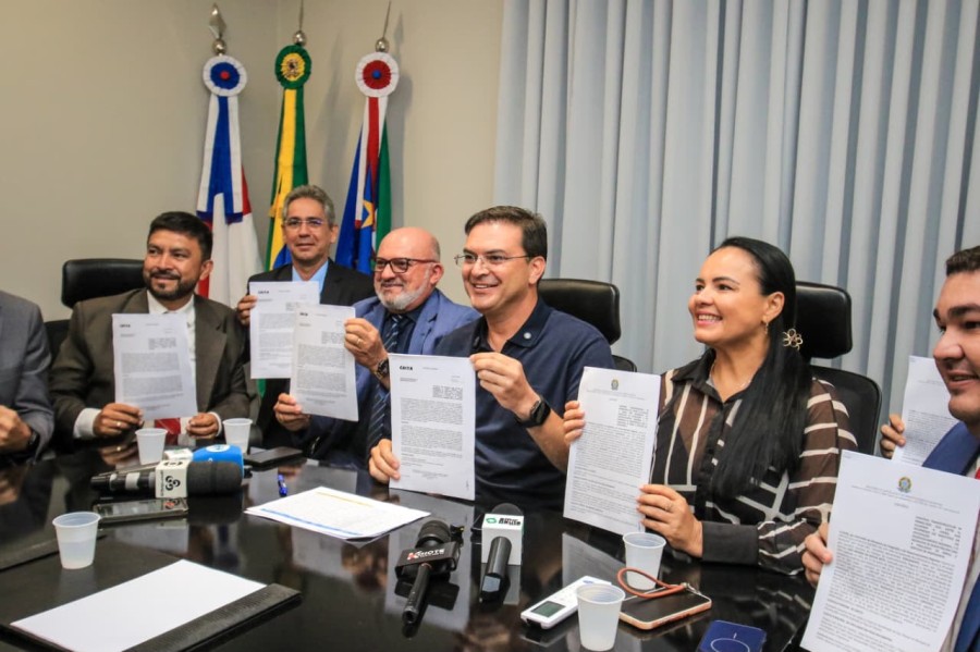 Com participação de Omar e Braga, Parintins anuncia R$ 80 milhões para infraestrutura