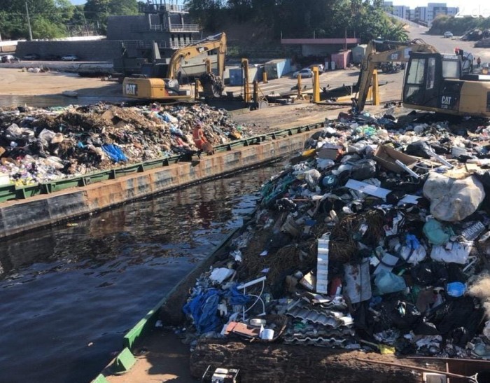 Prefeitura de Manaus retira 257,6 toneladas de lixo da orla do rio Negro durante operação de julho