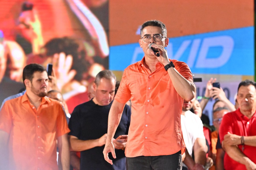 David Almeida apresenta plano com internet no interior e serviços públicos digitais no Amazonas