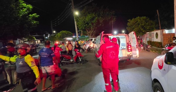 Colisão entre motocicletas deixa mulher ferida em Parintins