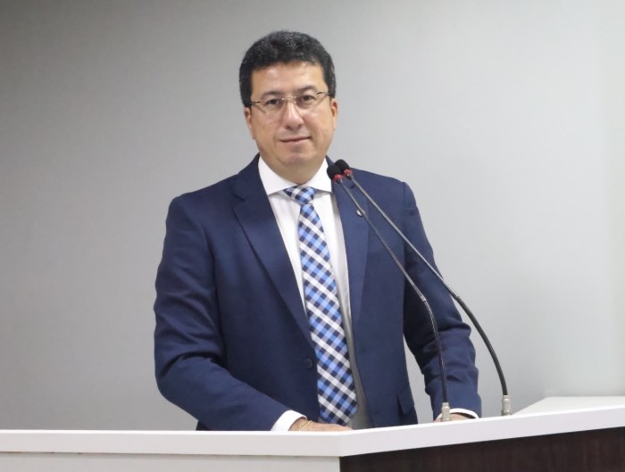 Fábio Cardoso propõe título de Cidadão Parintinense a oftalmologista Marcos Cohen