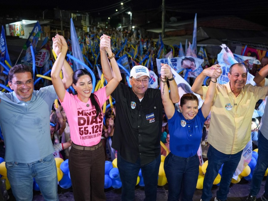 Eduardo Braga reúne apoiadores em Nhamundá e apresenta compromissos para o município
