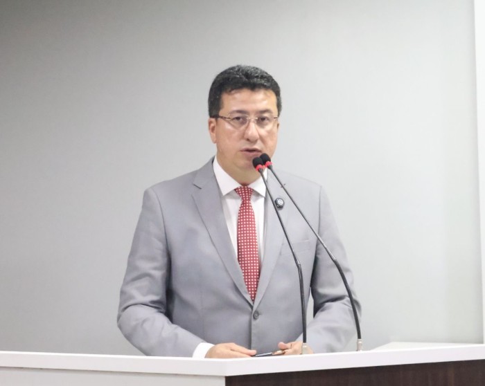 Fábio Cardoso solicita lei para ampliar Educação Ambiental nas escolas de Parintins