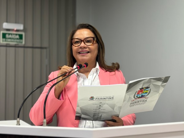 Márcia Baranda indica melhorias na ventilação de escola na zona rural de Parintins
