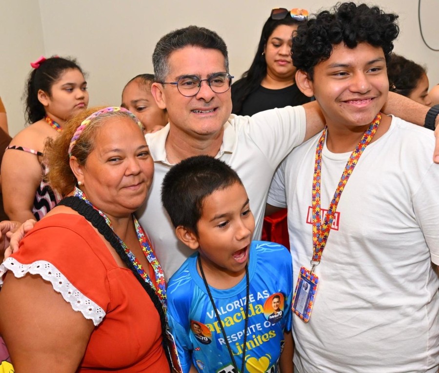 David Almeida defende ampliar atendimento e apoio às mães atípicas no Amazonas