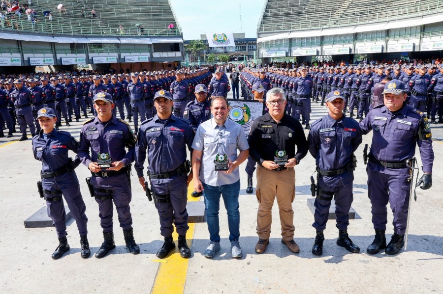 Roberto Cidade acompanha formatura de 502 novos soldados da PMAM em Manaus