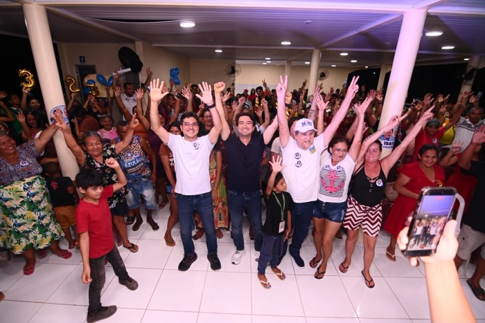 Jender Lobato recebe apoio de ex-prefeito em Presidente Figueiredo durante ato de campanha