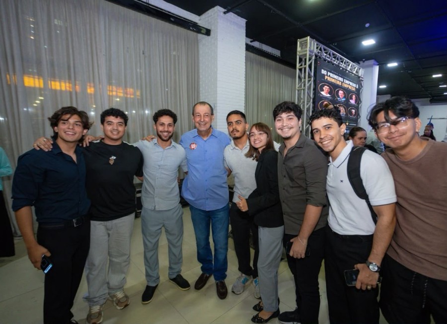 Omar Aziz propõe estágio remunerado para jovens e formação em tecnologia no Amazonas