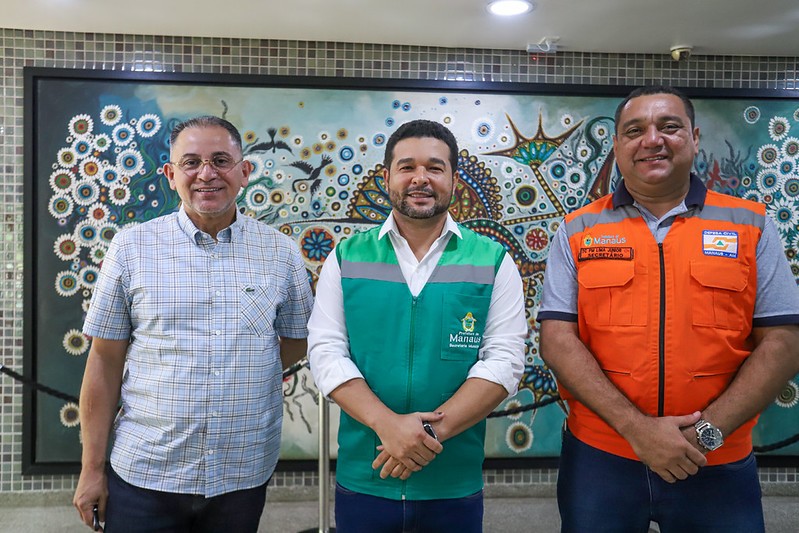Prefeitura de Manaus articula apoio federal para combater queimadas no Amazonas