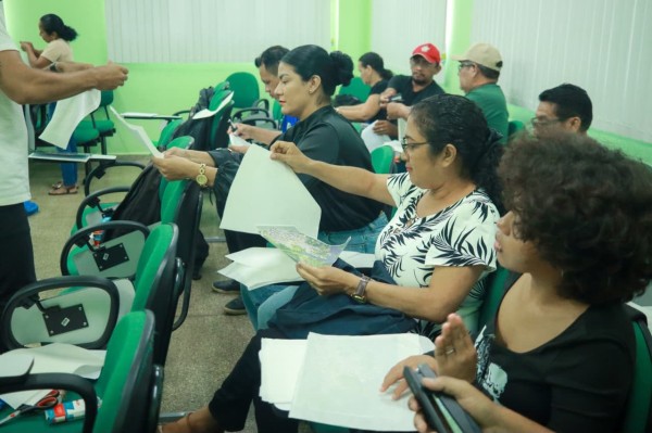Parintins capacita professores para tornar aulas de Geografia mais práticas