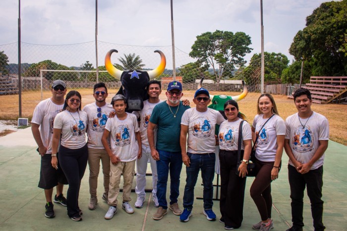 Cabo Linhares participa da entrega do Boi Verdinho ao Projeto Povos da Floresta