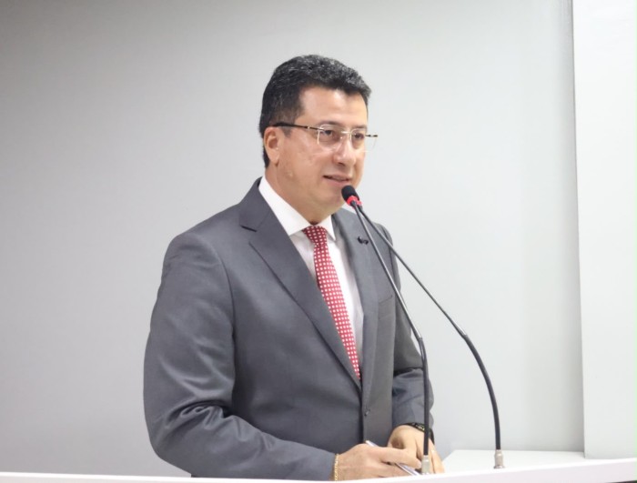 Fábio Cardoso apresenta projeto de saúde mental para crianças e adolescentes em Parintins