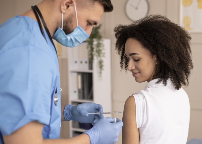 Vacinação em dia ajuda a prevenir doenças e reduzir hospitalizações