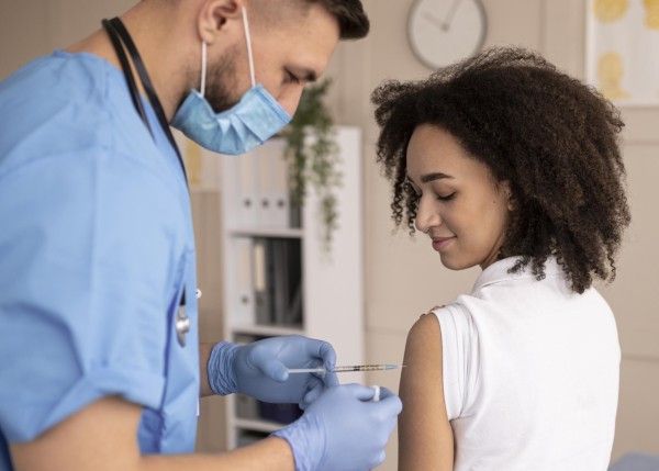 Vacinação em dia ajuda a prevenir doenças e reduzir hospitalizações