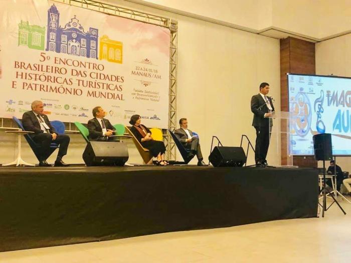 Prefeito de Parintins palestra no 5° Encontro de Cidades Históricas e Turísticas