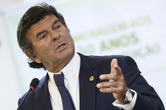 Fux revoga liminar que autoriza pagamento de auxílio-moradia a juízes