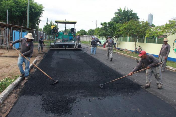 Recapemanto asfáltico contempla mais ruas do bairro Itaúna II, em Parintins