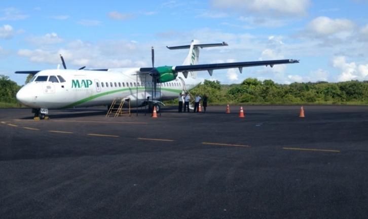 Com dificuldade de pouso, avião da MAP sobrevoa Parintins sucessivas vezes durante temporal