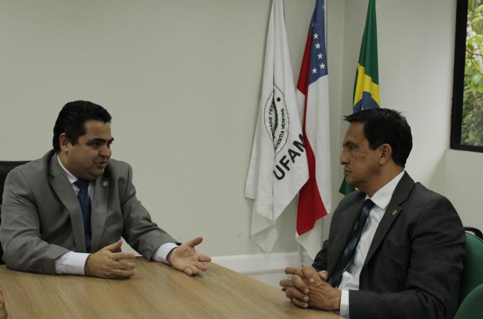 Em visita à Ufam, Sidney Leite afirma que empenhará mandato federal em prol da educação