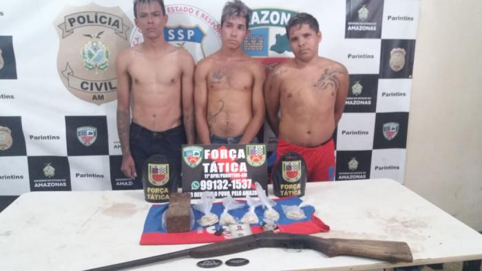 Força Tática da PM Parintins prende acusados de tráfico de drogas e posse de arma de fogo no bairro de Palmares